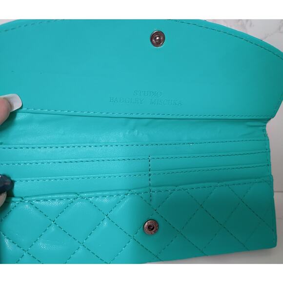 BADGLEY MISCHKA Turquoise Diamond Quilted Wallet - NEW - Picture 3 of 5